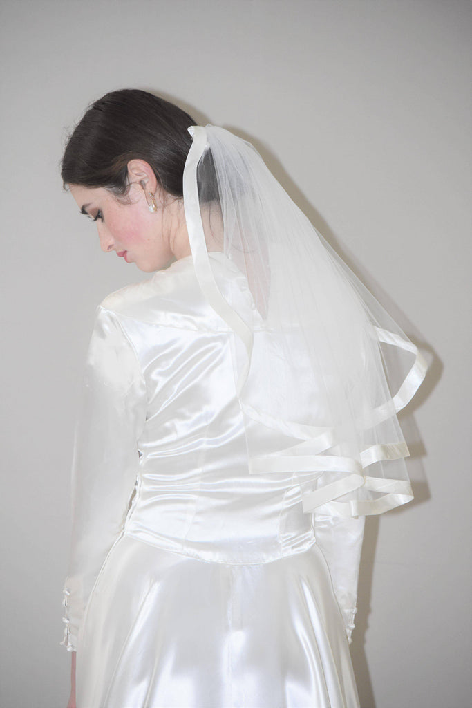 Classic Small Wedding Veil with Wide Satin Ribbon - WeddingVeil.com