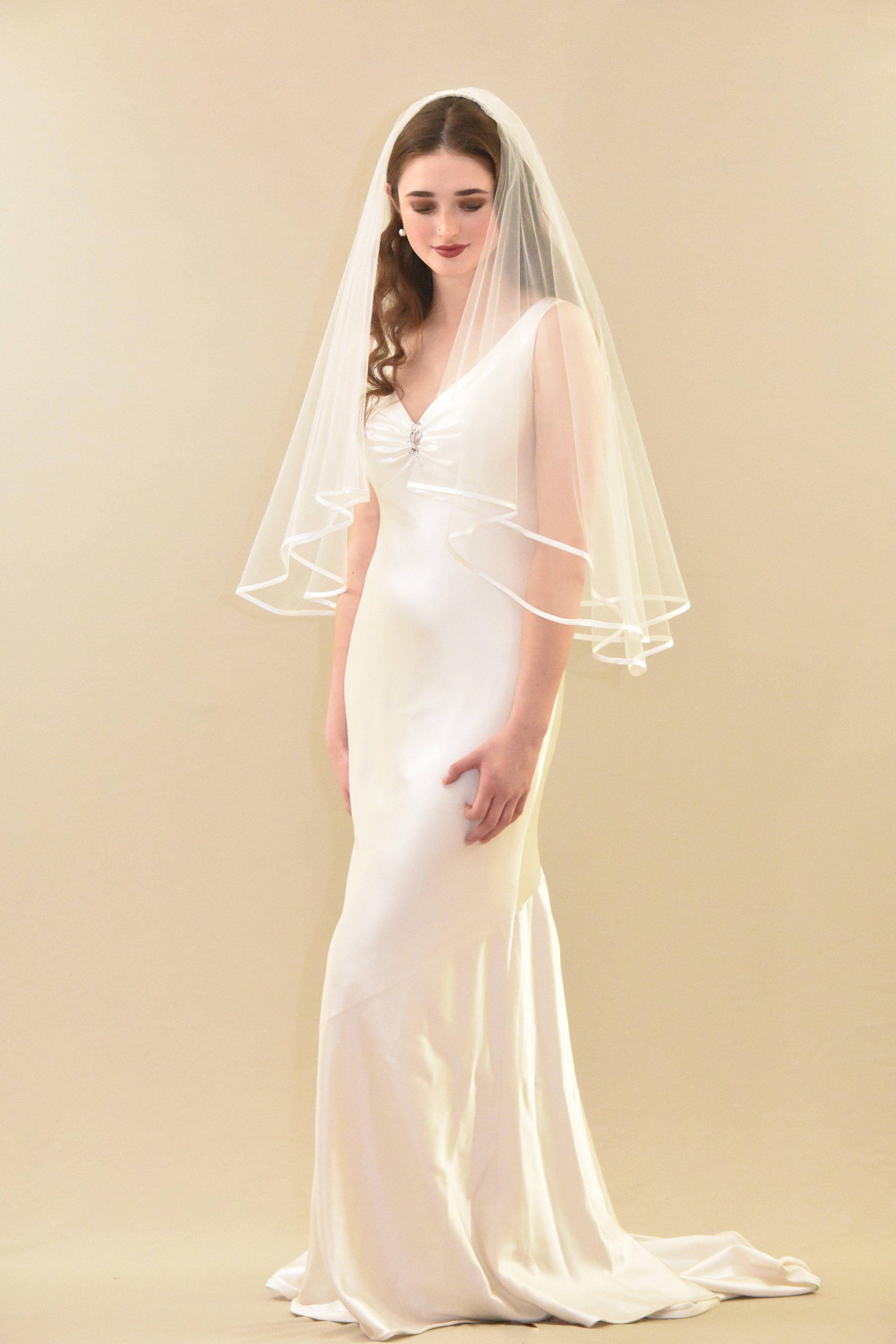 Ivory Two-Tier Wedding Veil - Elbow Length (25/30\