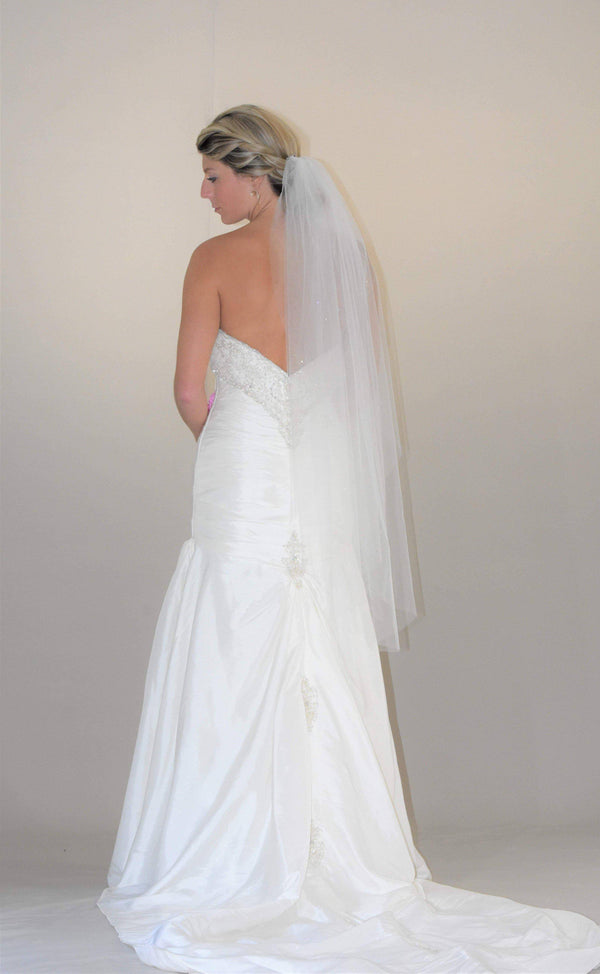 Fingertip Veil with Swarovski Crystals - WeddingVeil.com